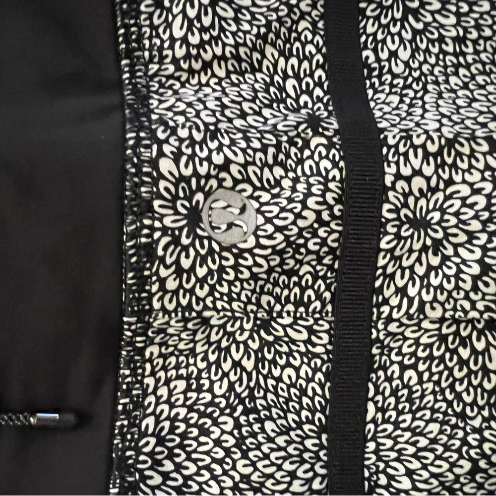 Lululemon Pace Setter Skirt *4-way Stretch Plush Petal Black Ghost / Black - Picture 8 of 9